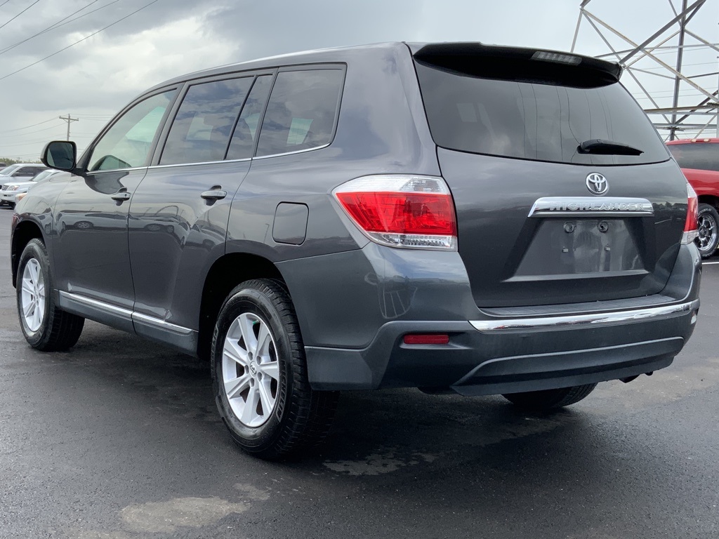 Pre-Owned 2013 Toyota Highlander Base Plus V6